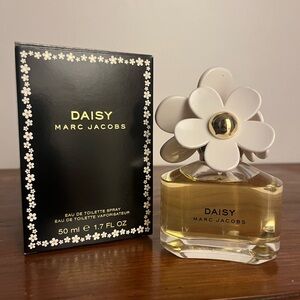 Marc Jacobs Daisy perfume NWOT